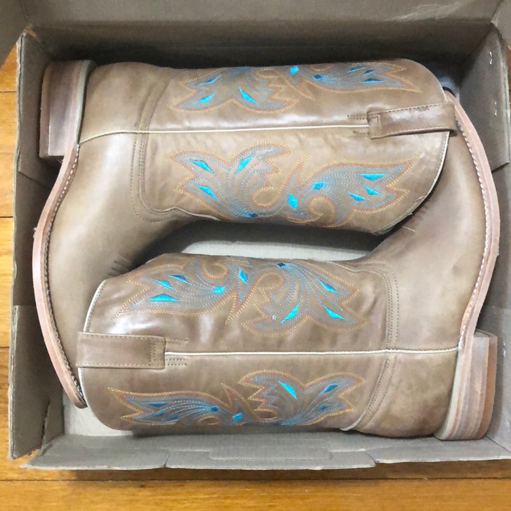 Red Hawk Square Tan and Blue Boots NWT